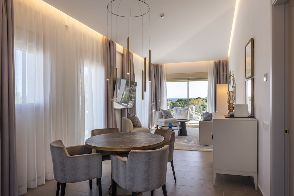 Dionis Boutique Hotel & Spa 36/46