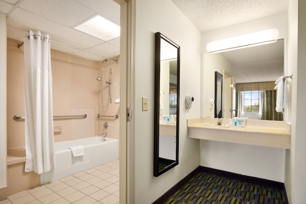 Wyndham Garden Wichita Downtown 10/47