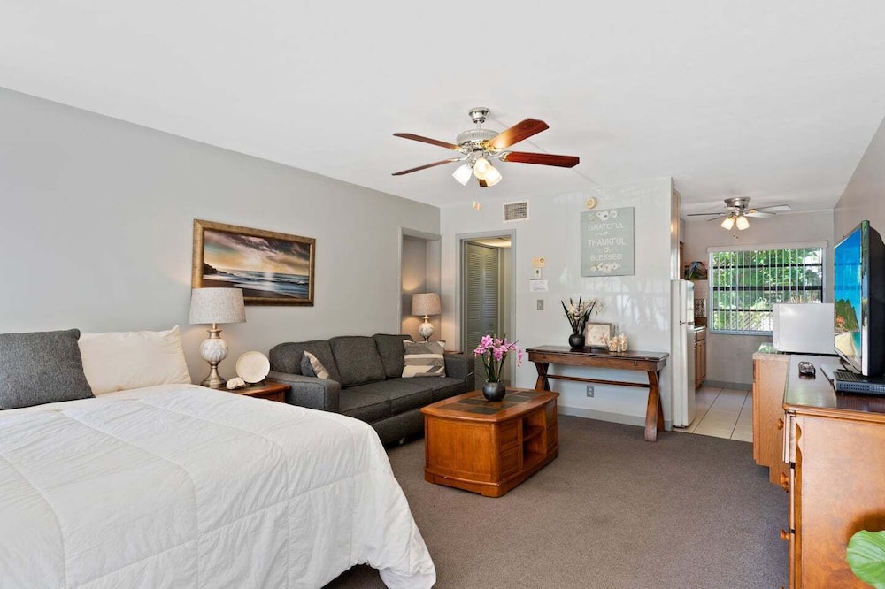 Avalon Resort 34/76