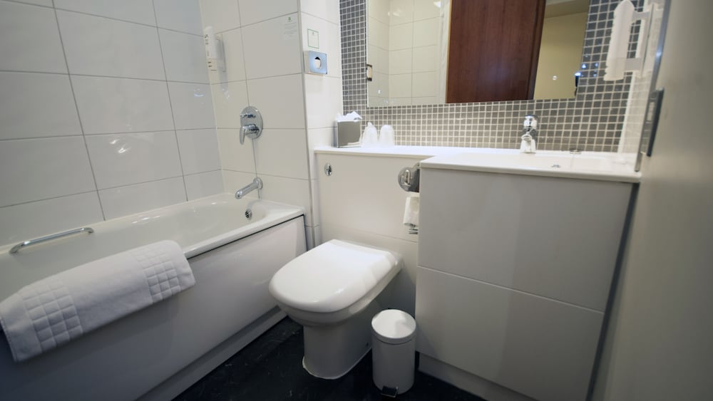 HOLIDAY INN MANCHESTER-CENTRAL PARK 24/73
