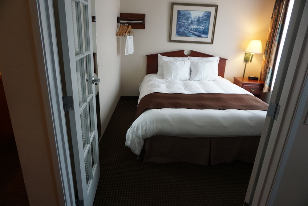 River Hills Hotel 5/66