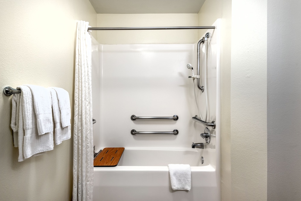 Candlewood Suites Washington Dulles Sterling 50/50