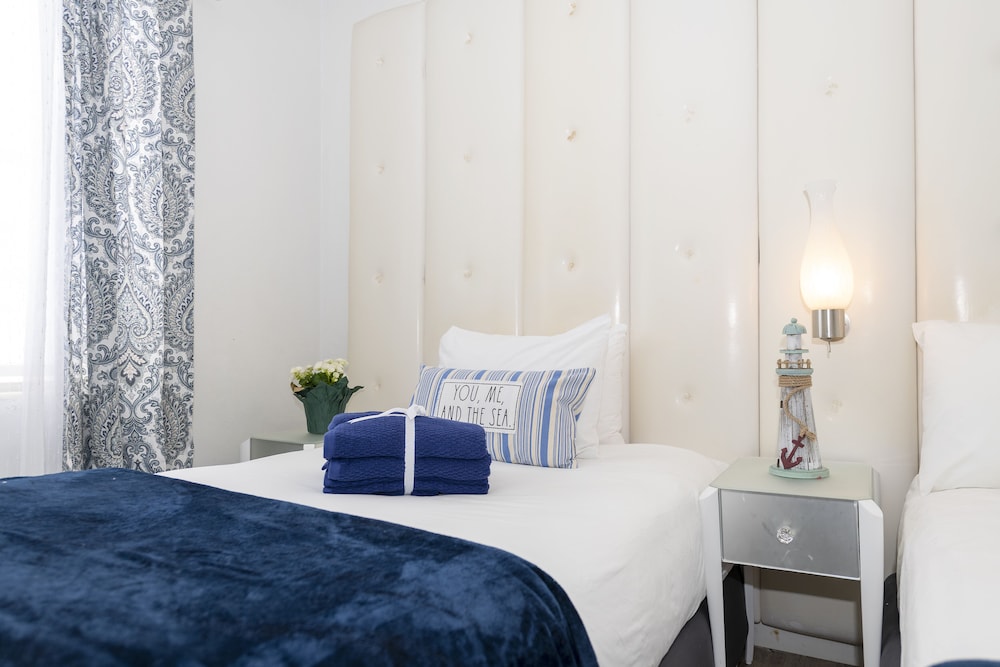 FAMILY, DOUBLE BED