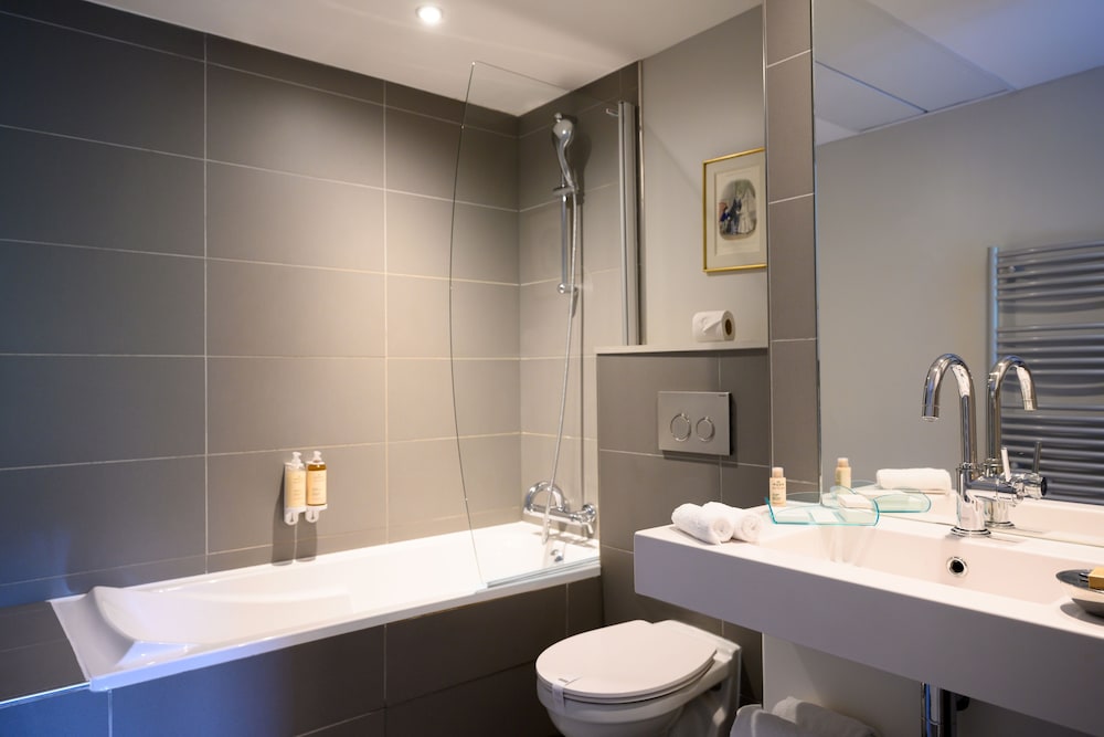 2 BEDROOMS, APARTMENT
