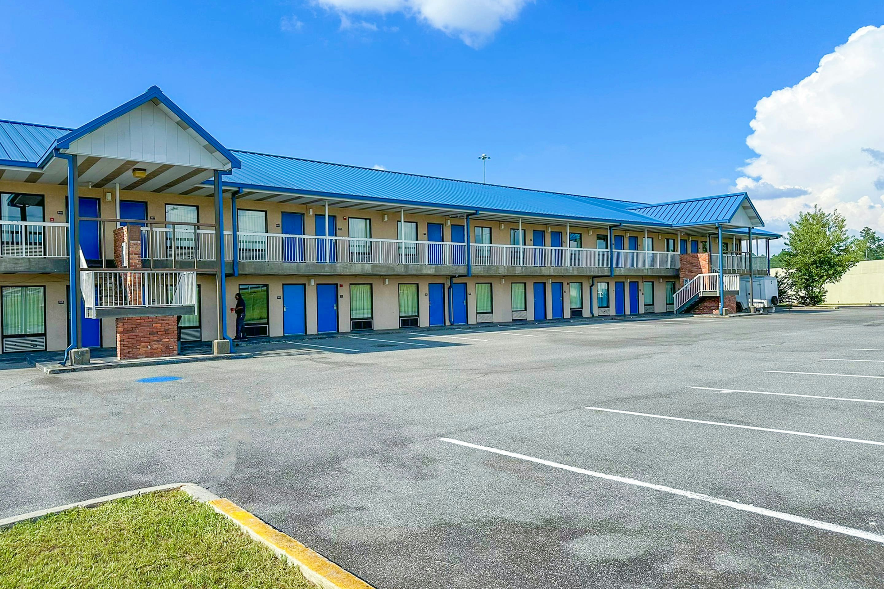 Hahira Inn By OYO near Valdosta 66/82