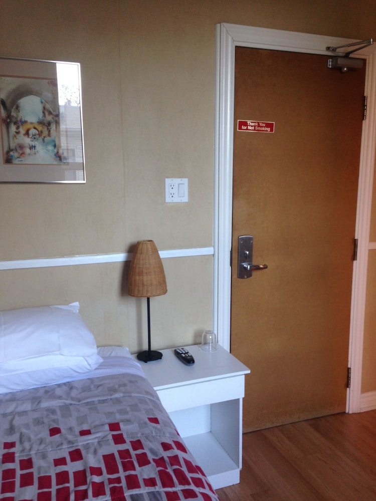 The Rex Hotel 26/71