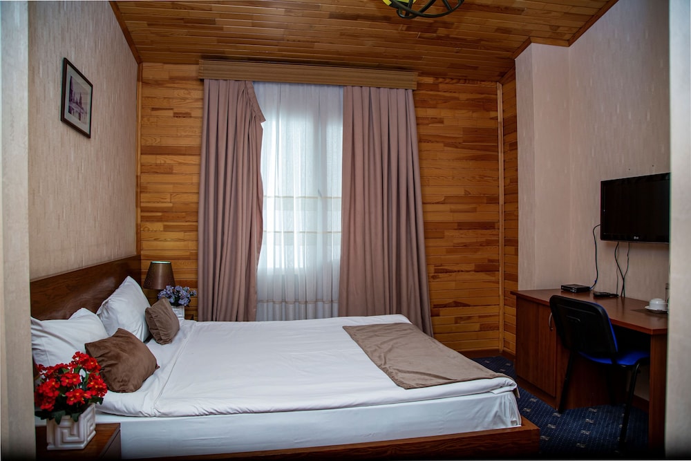 Du Port Hotel 15/81