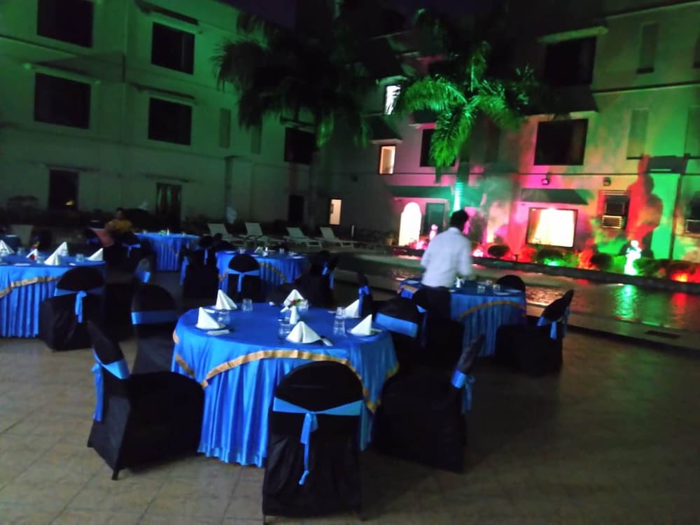 Hotel Uday Residency 35/39