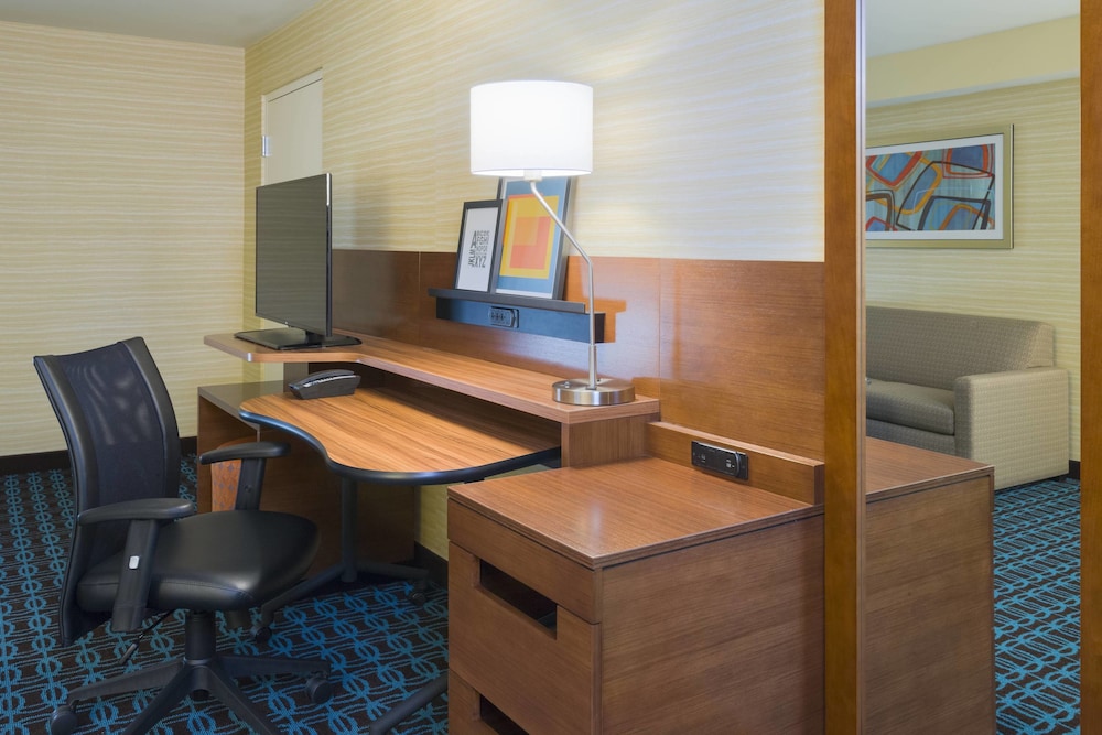 Fairfield Inn Suites By Marriott Paramus 42/47