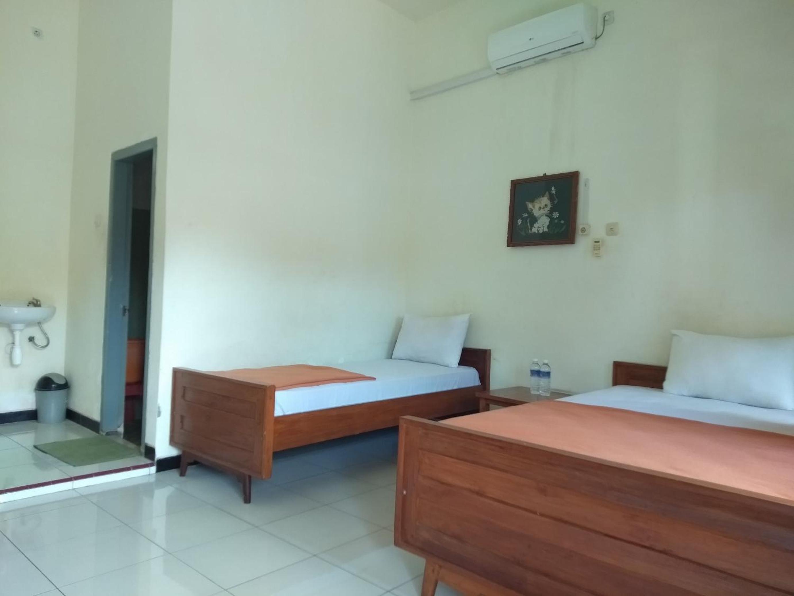 OYO 1999 Hotel Tentrem Syariah 8/33