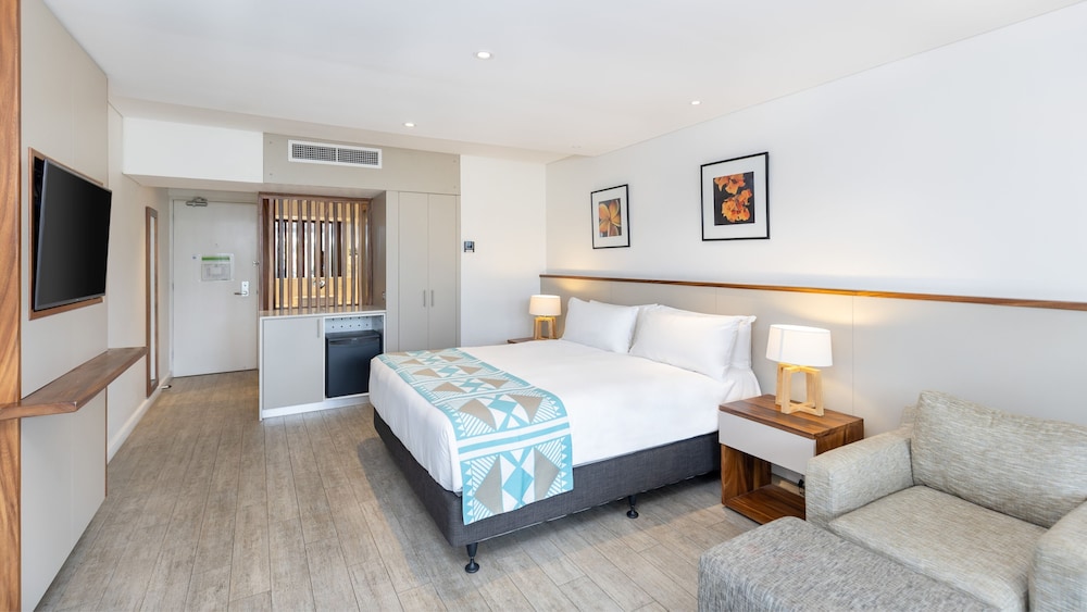 Premium, King Bed, Parliament View, Balcony