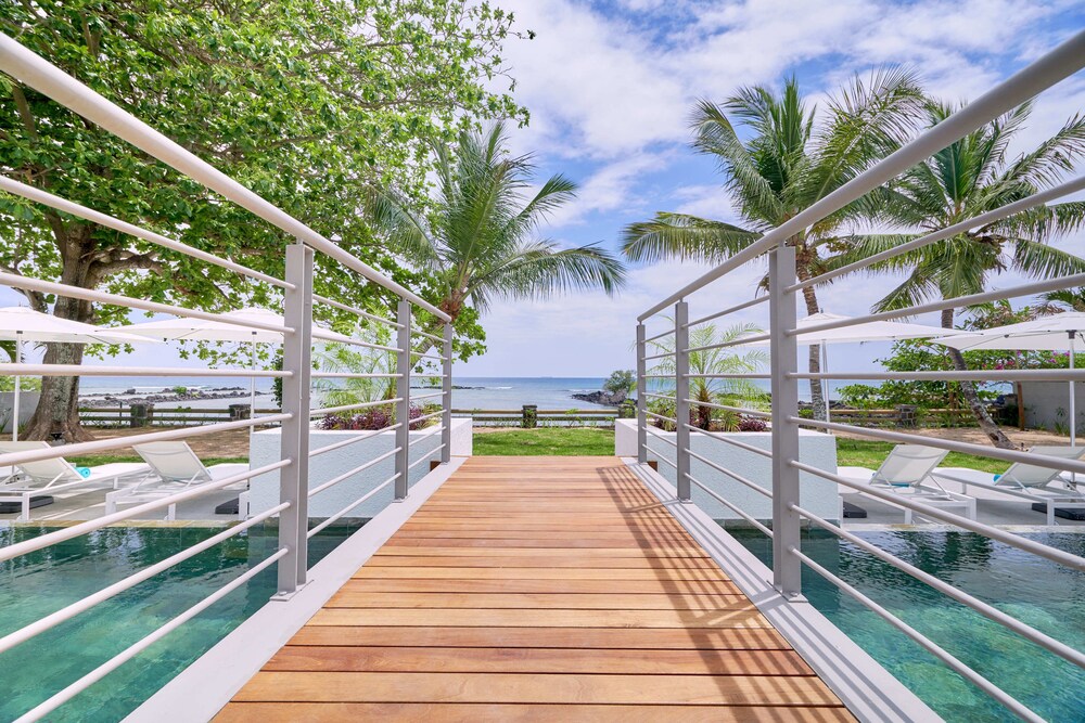 Les Estivales Beachfront Suites & Penthouses By Lo 22/48