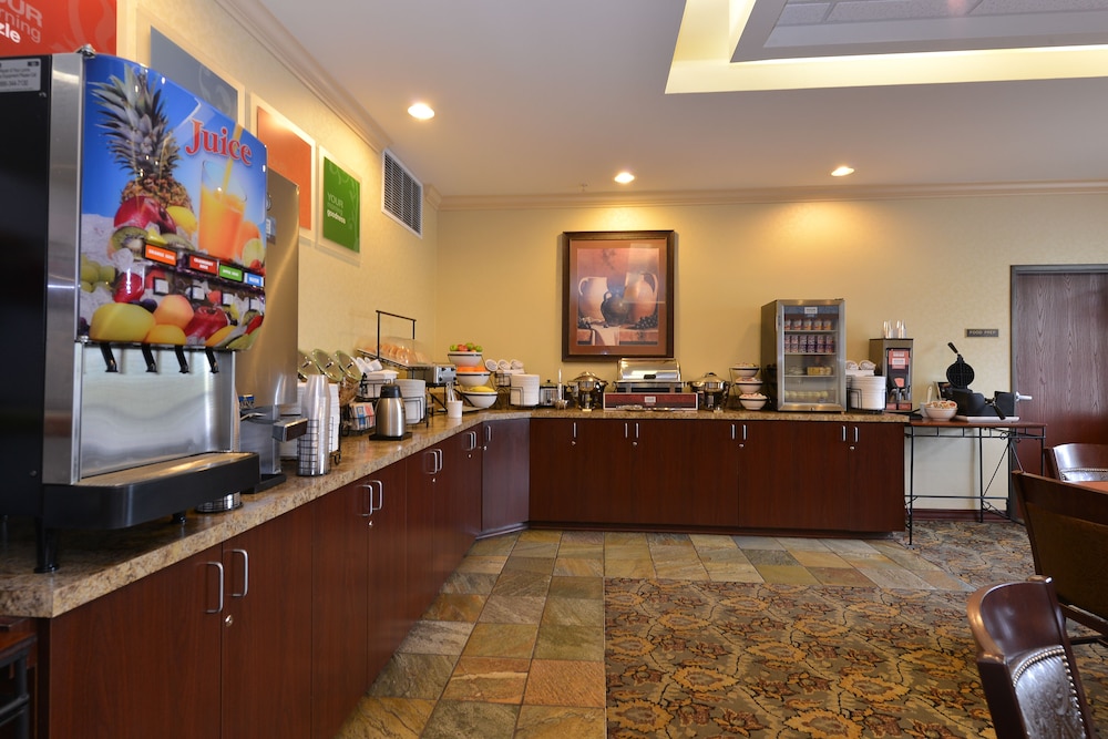Comfort Inn and Suites McMinnville Wine Country 28/35
