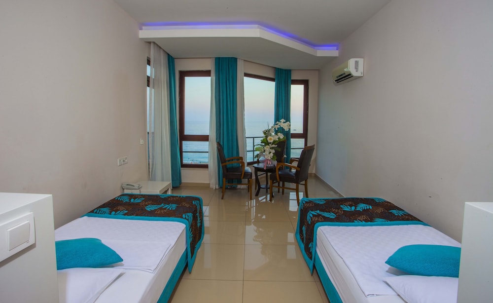 Kleopatra Ada Beach 15/41