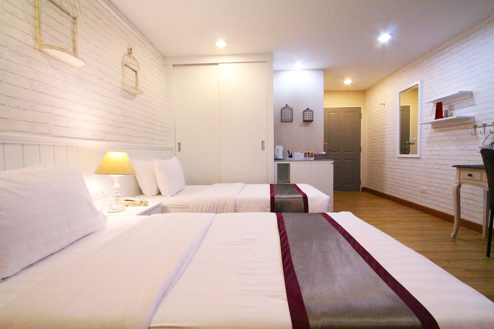AT RESIDENCE SUVARNABHUMI 35/74