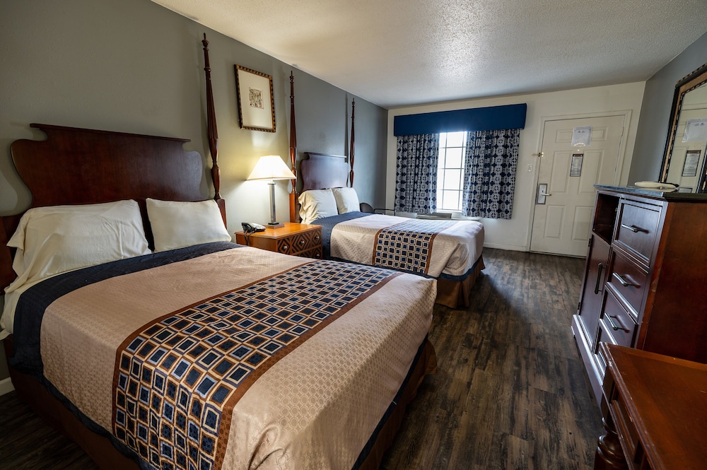 Americas Best Value Inn & Suites - Russellville 11/32