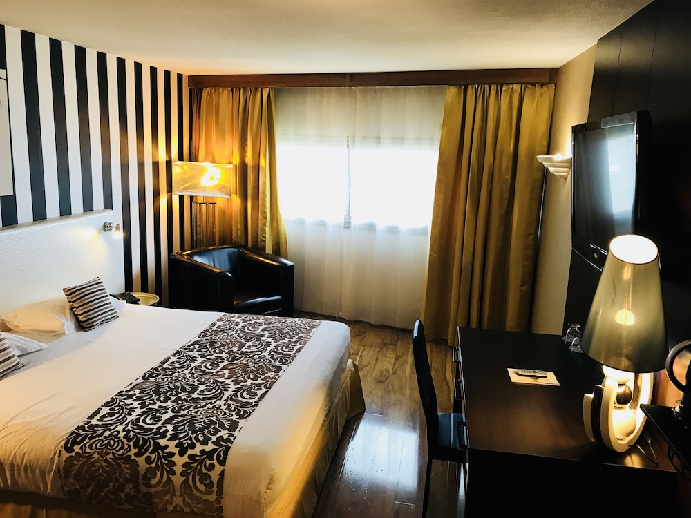 Grand Hotel de Nimes 9/81