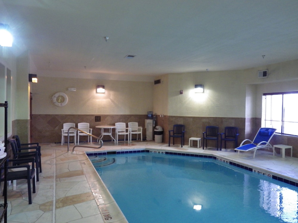 Comfort Inn Crystal Lake - Algonquin 14/33