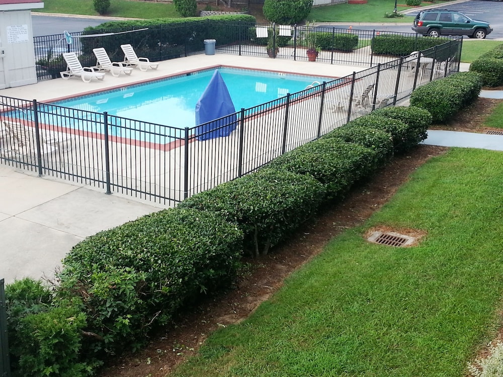 Americas Best Value Inn Douglasville 9/27
