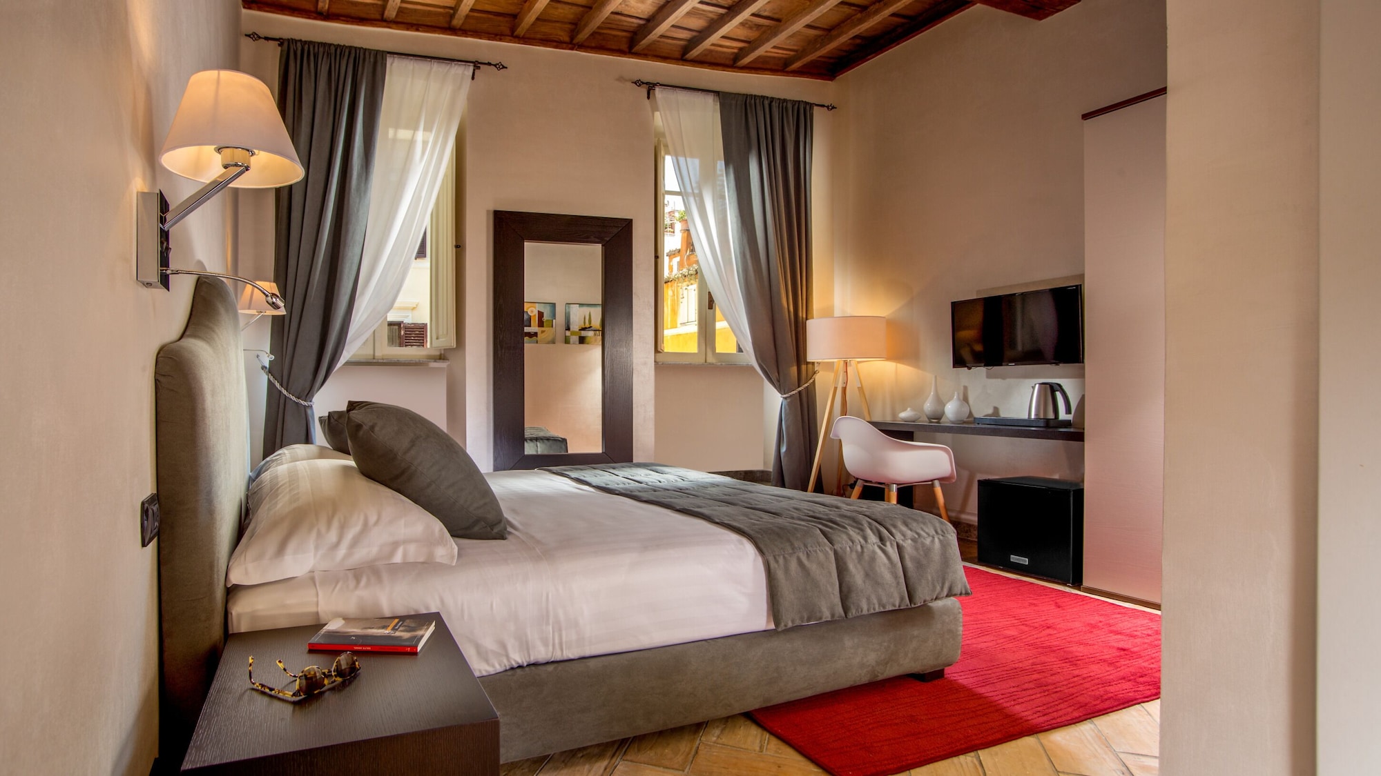 DELUXE, DOUBLE BED