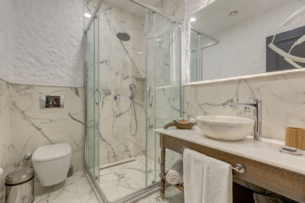 Alachi Butik Otel 70/72