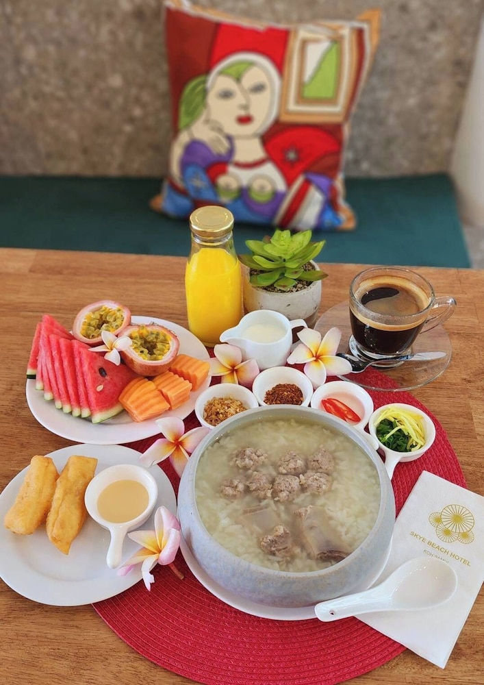 SKYE BEACH HOTEL 34/50