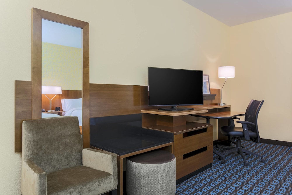 Fairfield Inn Suites Pleasanton 30/32
