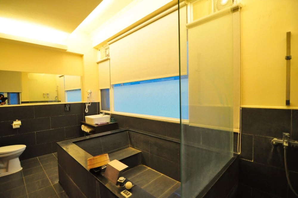 IMARS hotel 7/33