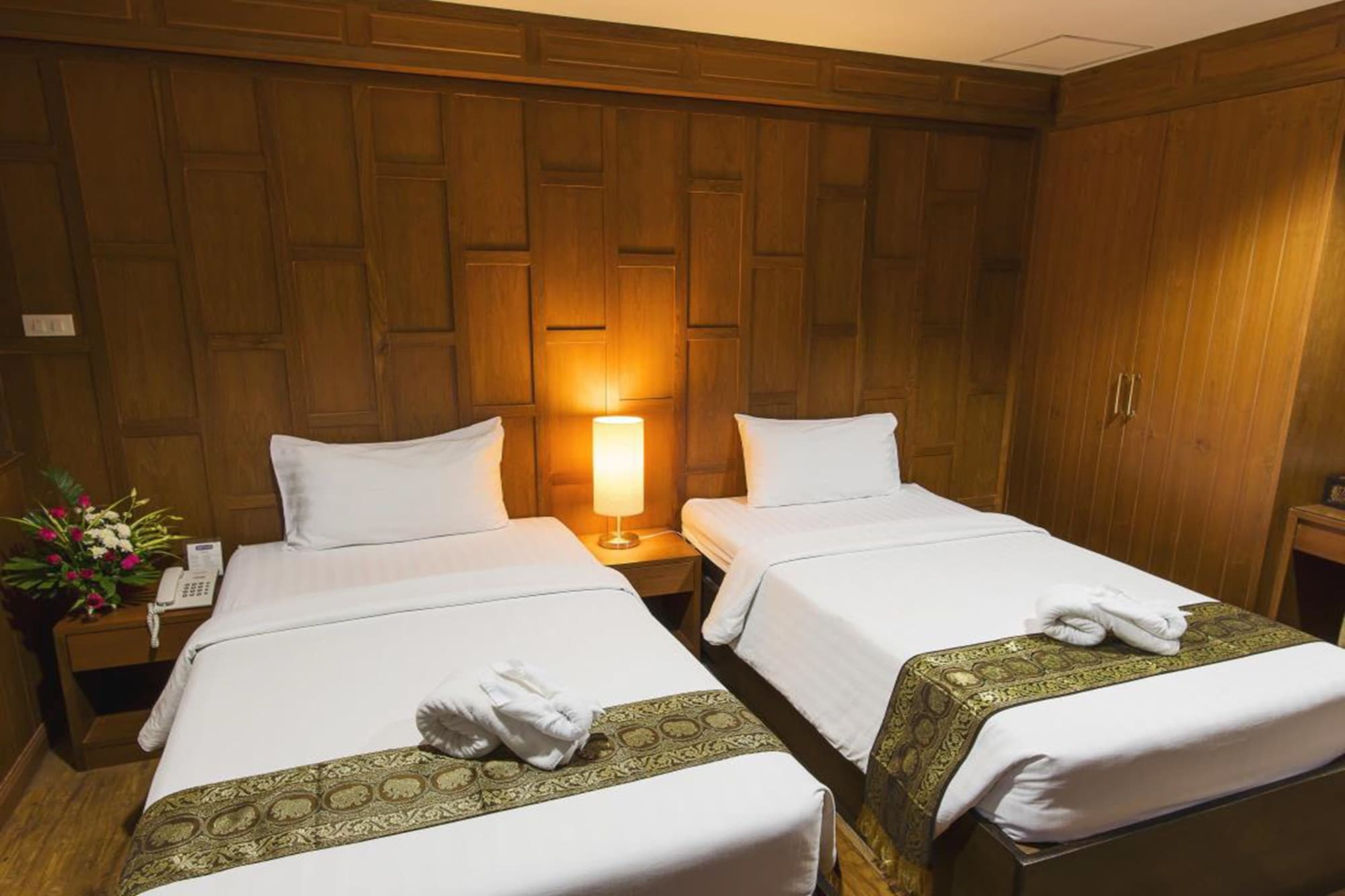 STANDARD, TWIN BEDS