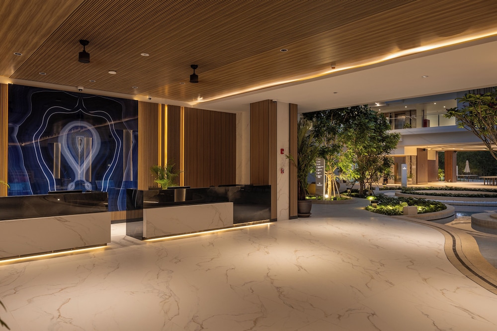 Radisson Resort Layan Phuket 11/75