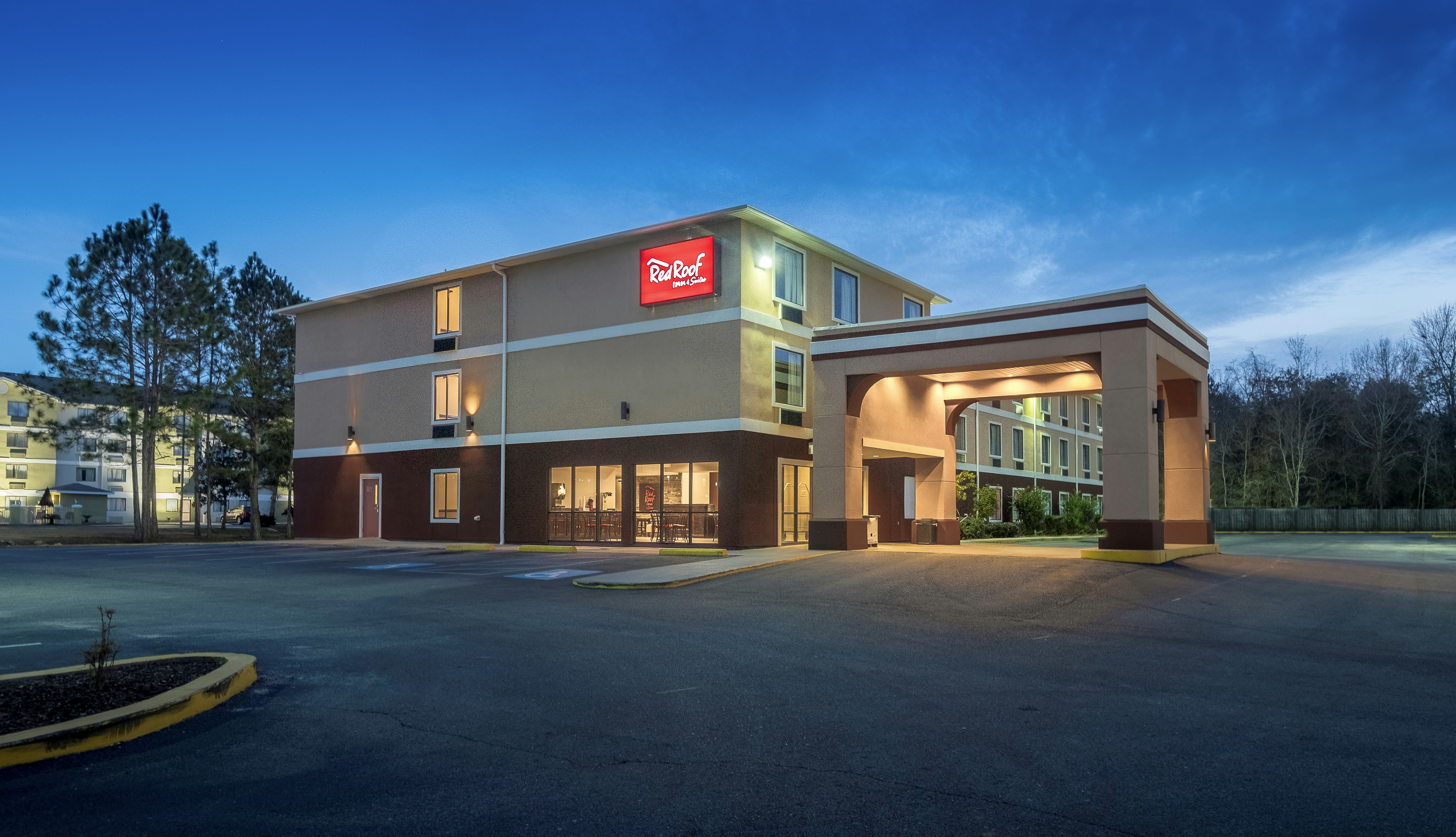 Red Roof Inn & Suites Biloxi 5/39