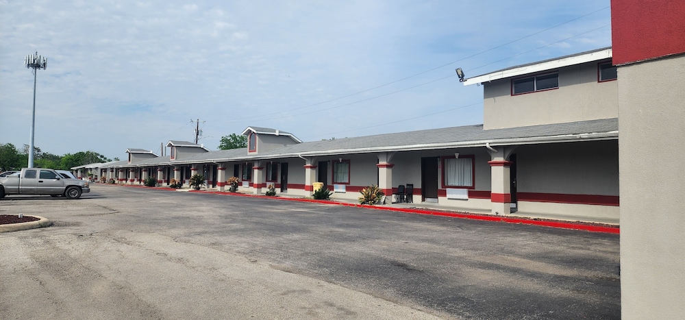 Econo Inn Lackland AFB Seaworld 25/31