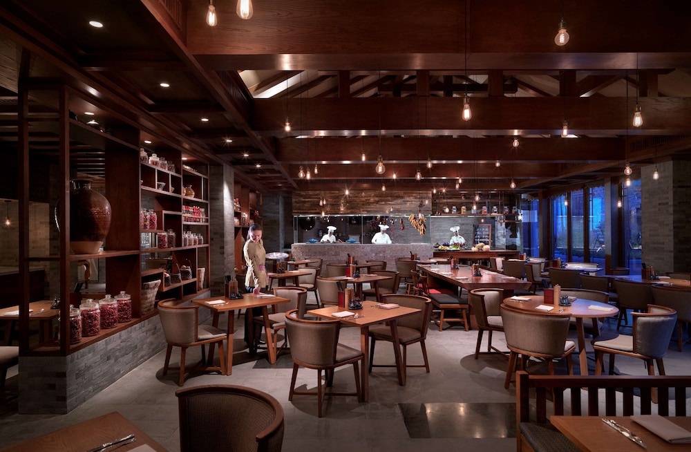 Jinmao Purelax Lijiang, The Unbound Collection By Hyatt 58/70