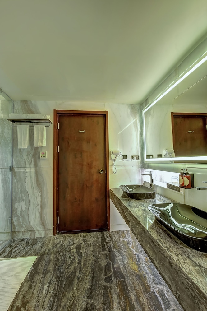 Regenta Central Javaji Mysore 34/50