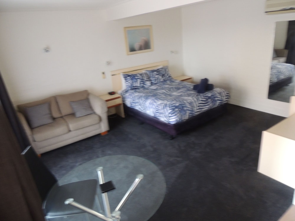 ARGYLE TERRACE MOTOR INN 31/38