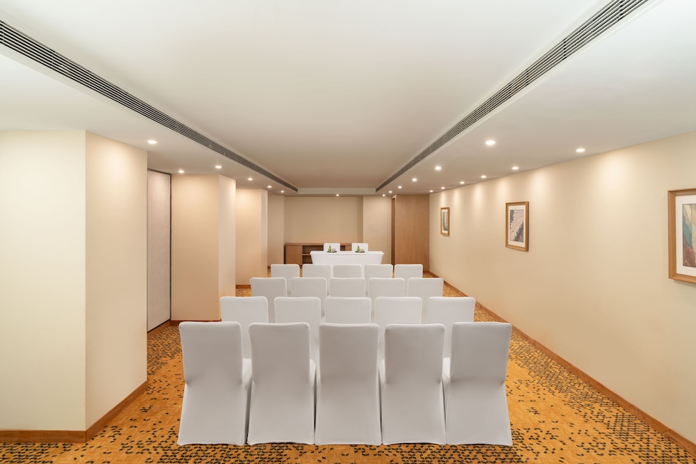 Hilton Garden Inn Goa Calangute 51/59