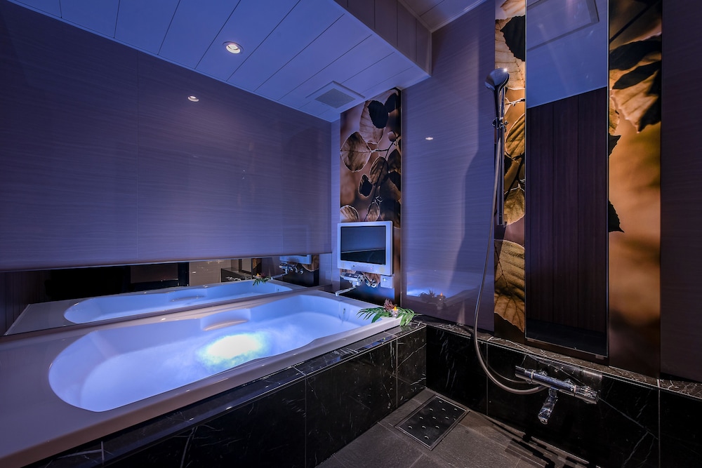 HOTEL ZEN - Adults Only 7/11