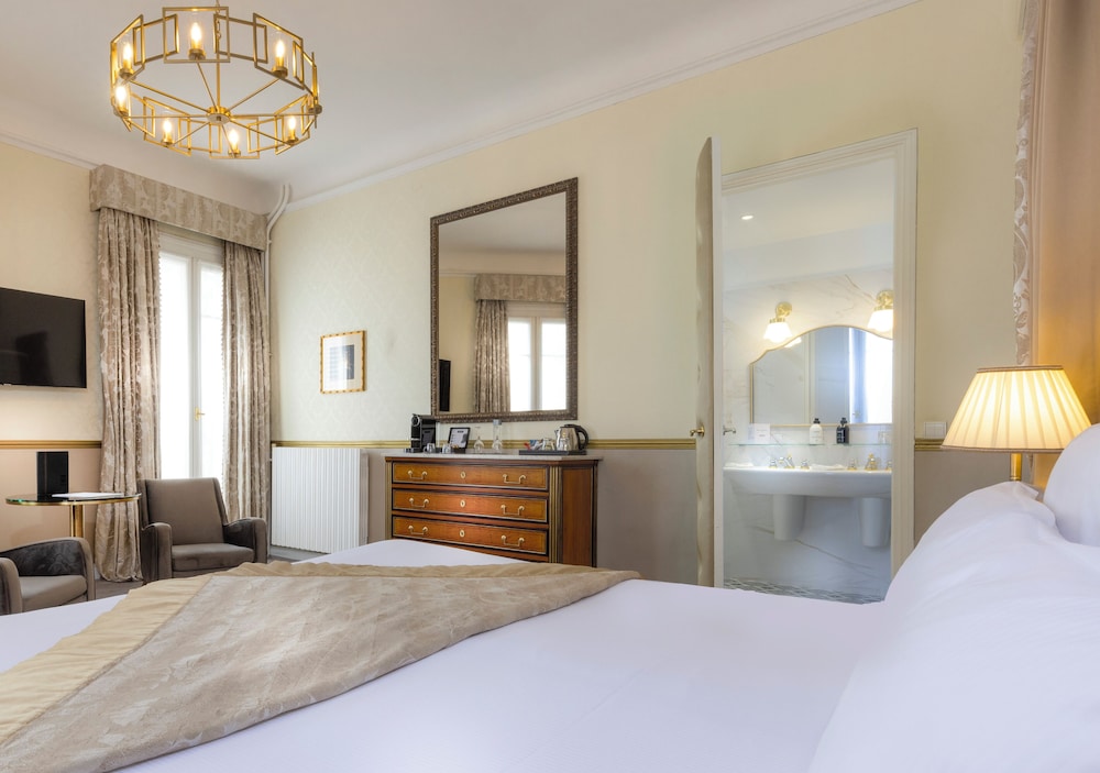 JUNIOR SUITE, CORNER