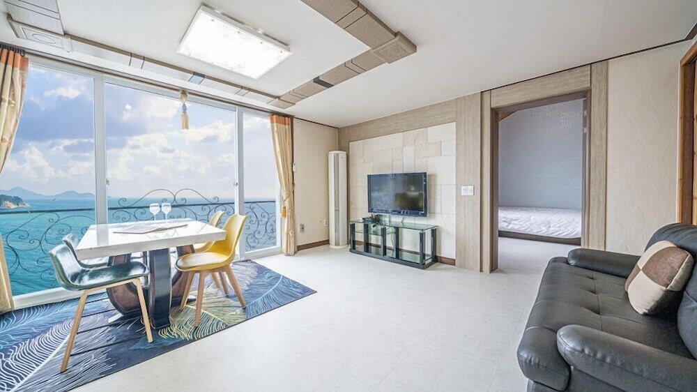 Geoje White O Pension 31/50