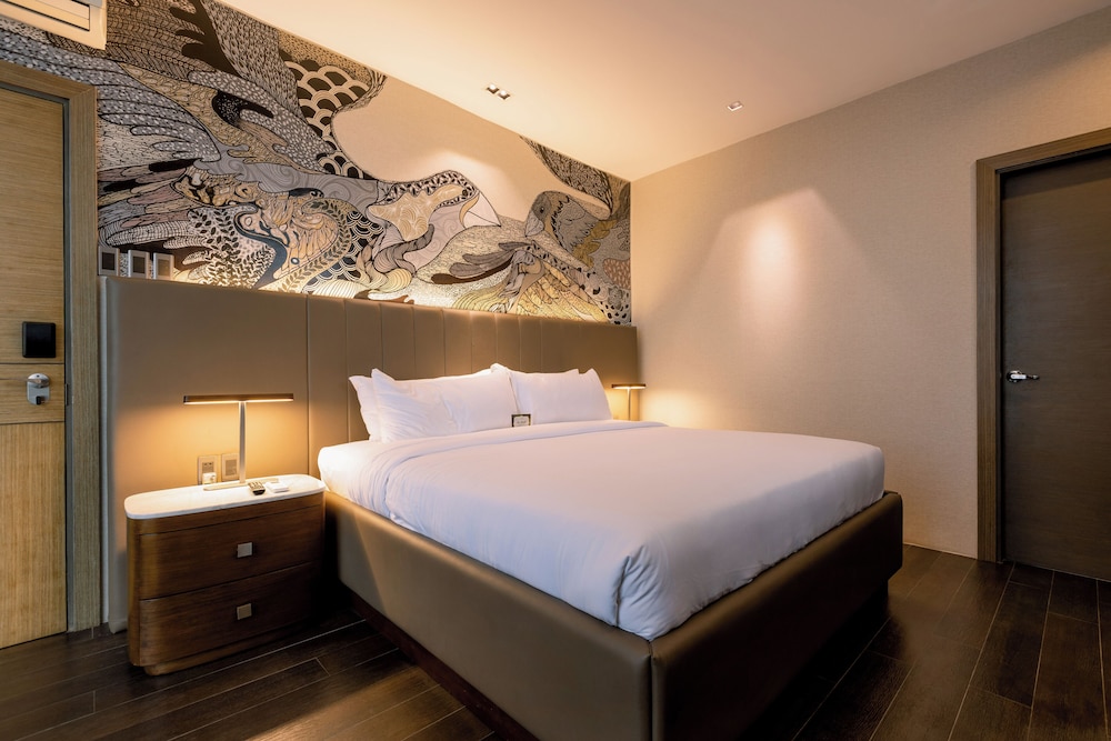 The Henry Hotel Roost Bacolod 33/93