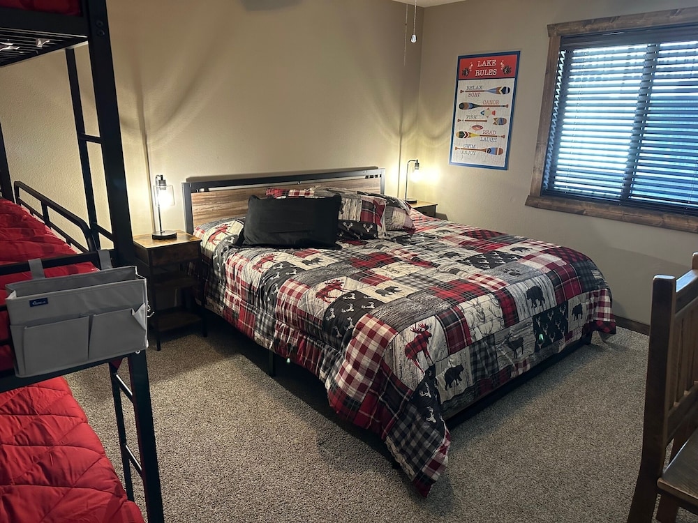 Condo, 1 Bedroom, 2 King Beds, Murphy Bed, Lake View, Bunk Bed