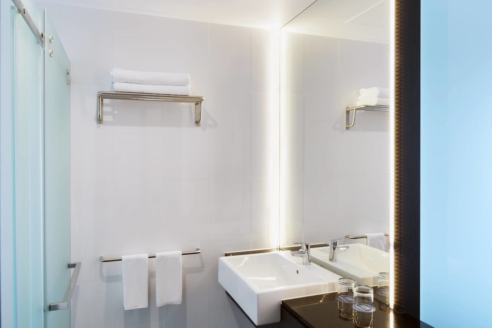 Four Points By Sheraton 7/42