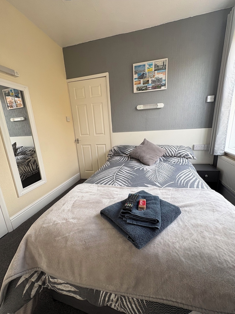 Ivydene Hotel 15/50