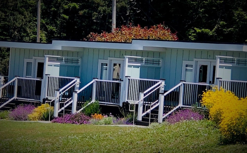 Seafoam Lodge 63/67