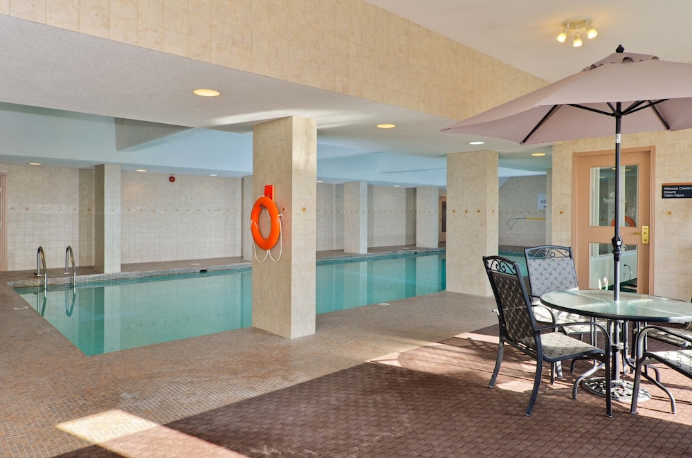 Sandman Hotel Lethbridge 24/46