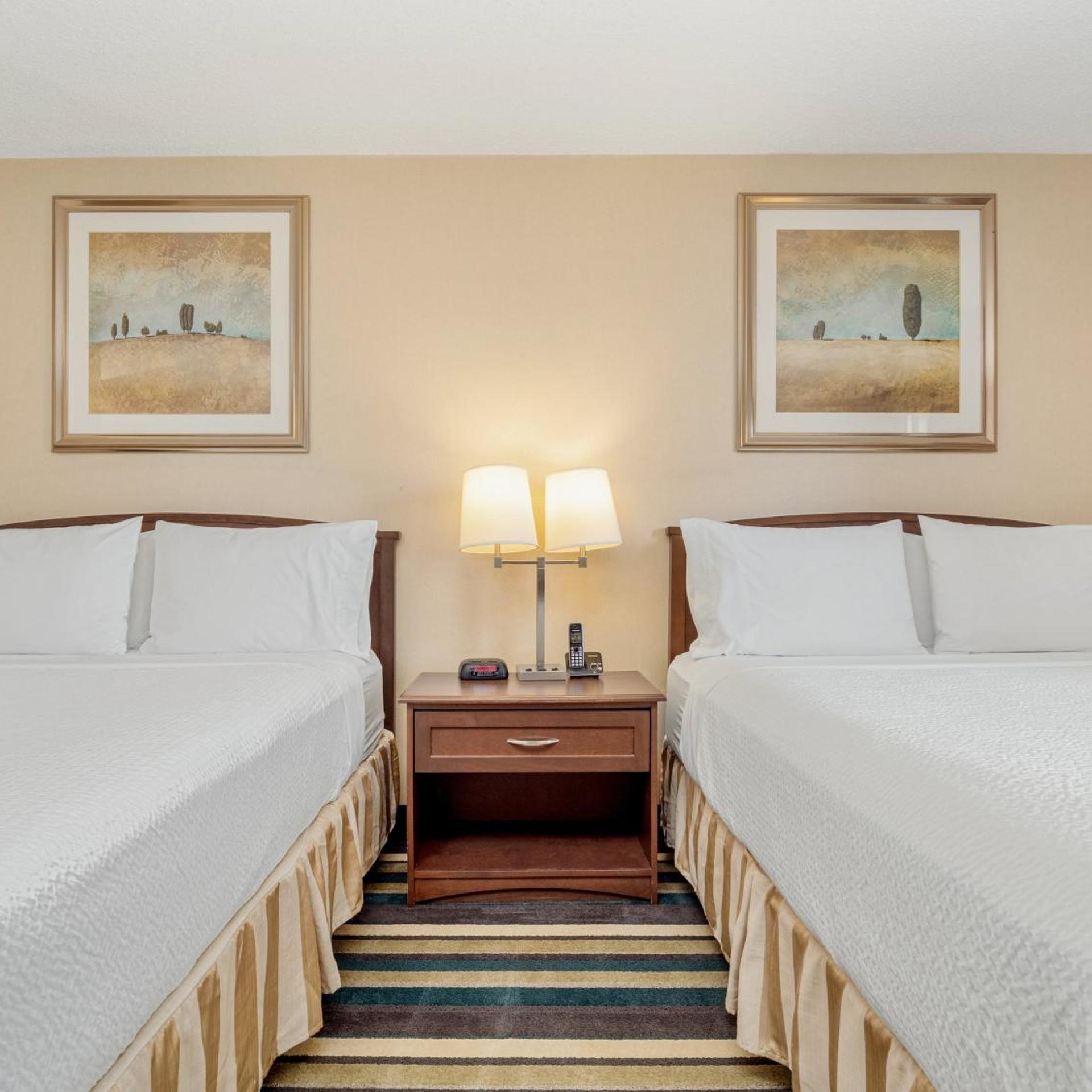 غرفة بسريرين، Holiday Inn Conference Ctr Edmonton South 2/9