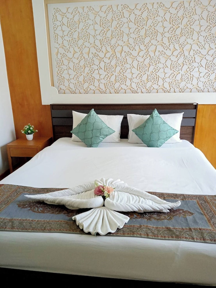 T & C Hotel Patong Beach 17/70