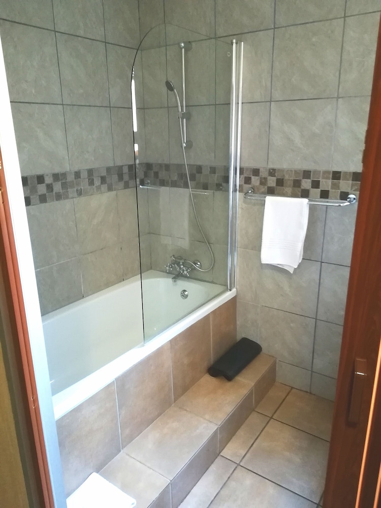 24 On Vrey Boutique Hotel 50/50