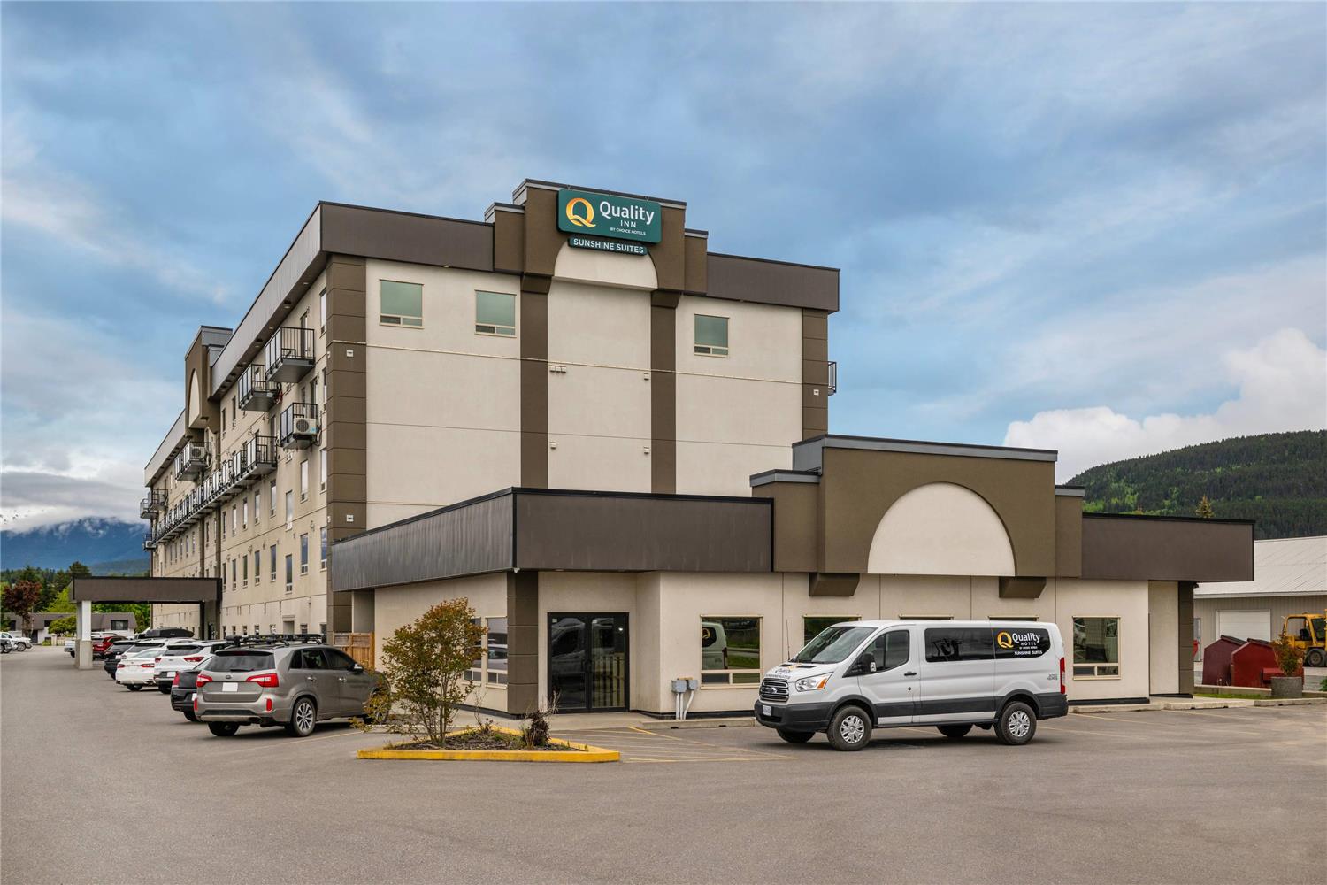 Quality Inn Sunshine Suites Terrace 20/23