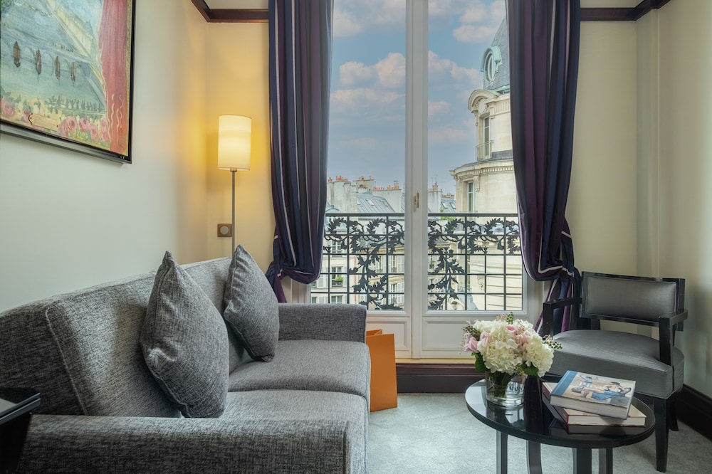 Hotel Pont Royal 42/68